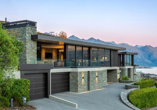 Queenstown City Centre Villa | The Belfast by MajorDomo