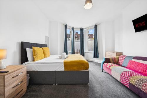Easton Apartment | The Bell