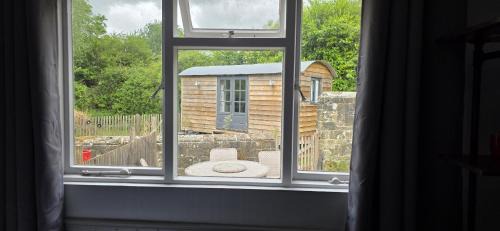 Semley Bed & Breakfast | The Benett Arms