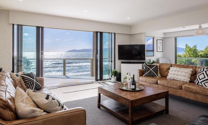 Raumati South House | The Big Bach