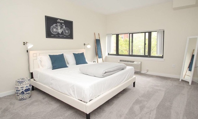 Society Hill Apartment | The Bike Lane - Society Hill, Center City