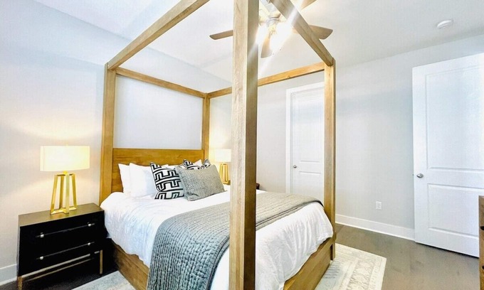 Oxford Condo | The Blake, Discounted rate for S. Carolina game!