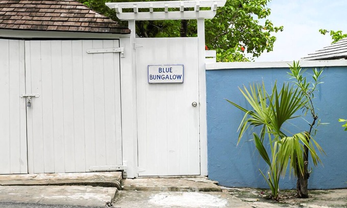Dunmore Town House | The Blue Bungalow: A charming cottage set above the water in Harbour Island