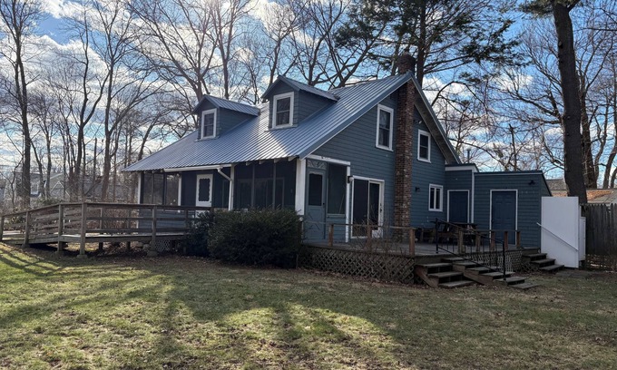 Rye Cottage | The Blue Cottage at Jenness Beach