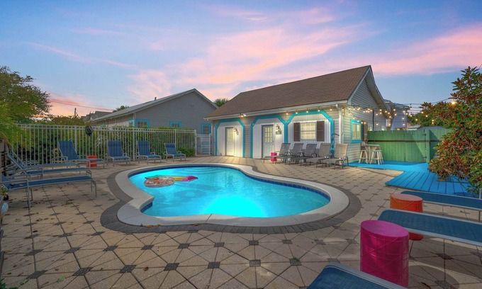 Crystal Beach House | The Blue Octopus-Free GolfCart Til March-Pool Heat