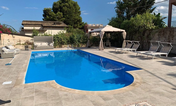 Fontane Bianche Villa | The Blue Pearl of White Fountains.