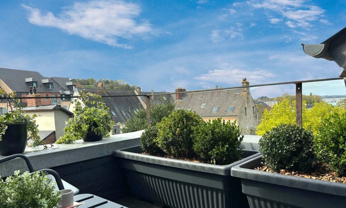 Honfleur Apartment | The Boat | Central Terrace Retreat | 2 Guests