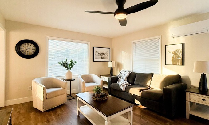 Concord Apartment | The Bonifacio Retreat | Entire One Bedroom Apartment | King Bed