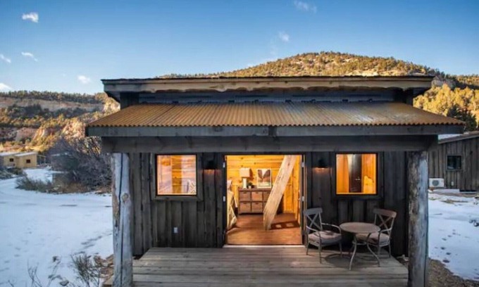 Zion National Park East Entrance Cabin | The Boundary Cabin 1