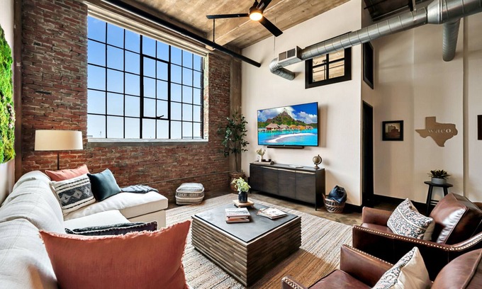 Brazos Condo | The Brazos Bear- Downtown Waco Condo- Walk to Silos!