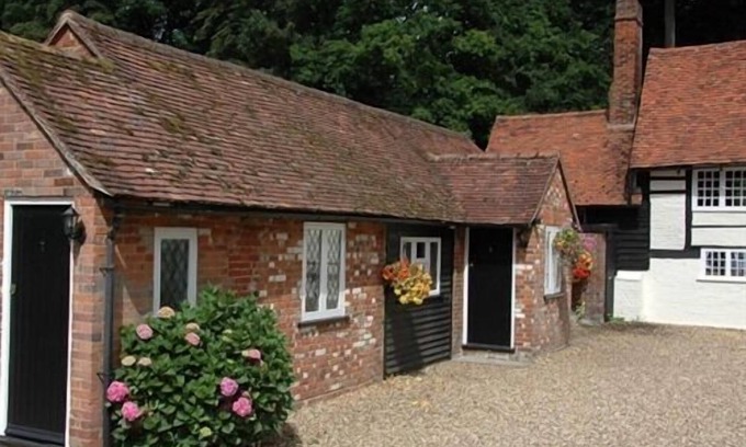 Welwyn Hotel | The Brocket Arms