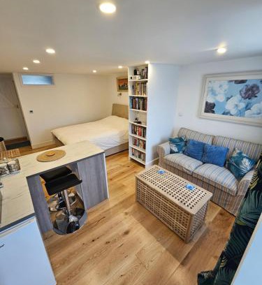 Westleigh Apartment | The Bungalow Annexe