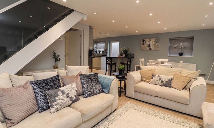 Adlington Cottage | THE BUNGALOW AT 46 CHURCH ST, pet friendly in Adlington