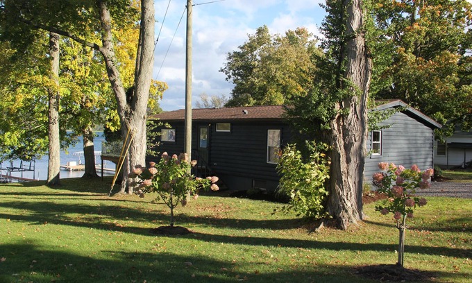 Town of Jerusalem Cabin | The Cabin- A Gorgeous Newly Renovated Waterfront Cabin