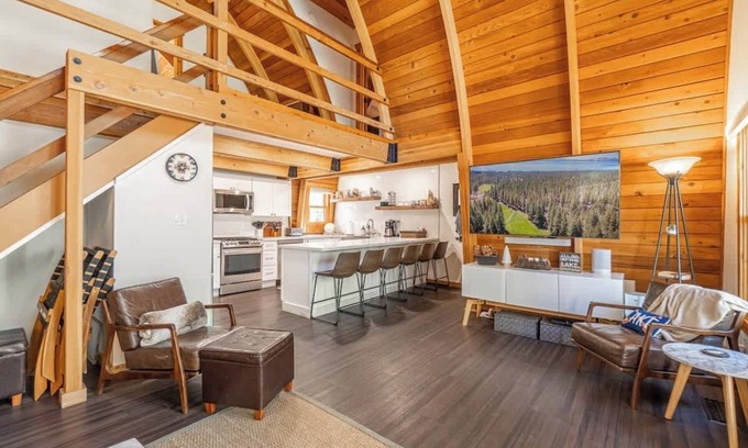 Incline Village Cabin | The Canoe Cabin Summa