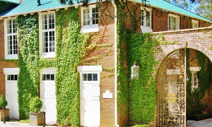 East Bowral House | The Carriage House - ask for a discount for 4 or more days