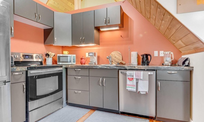 Metchosin House | The Carriage House