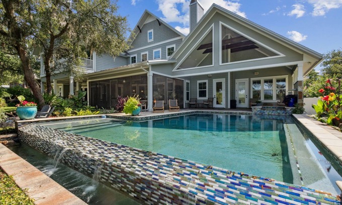 Yulee House | The Castle: Riverfront, Pool, hot tub, Full outdoor kitchen, deep water doc, gas fire pit & more!