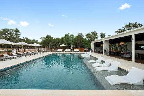 Wimberley Hotel | The Cedars Ranch