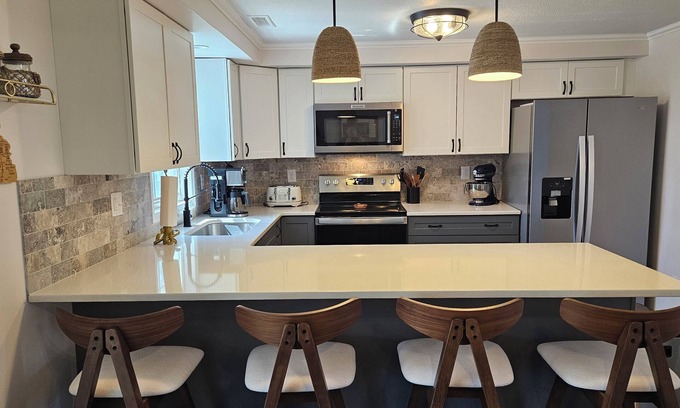 Chincoteague House | The Chincoteague Cottage, A charming recently renovated 2BR, 2BA island home