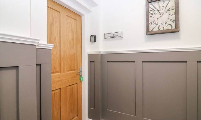 Keith Cottage | THE CLOCK TOWER AT THE INSTITUTE EXECUTIVE APARTMENTS in Keith