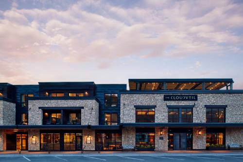 Jackson Hole Hotel | The Cloudveil, Autograph Collection