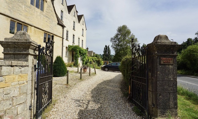 Woodchester Apartment | The Coach House and The Stable