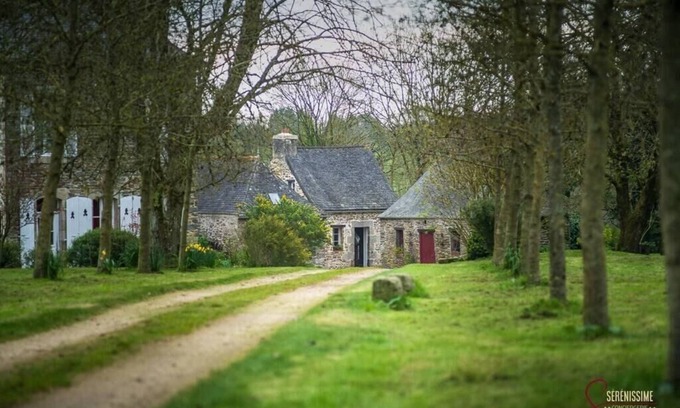 Pleyber-Christ House | The Coachman’s House in Pleyber-Christ