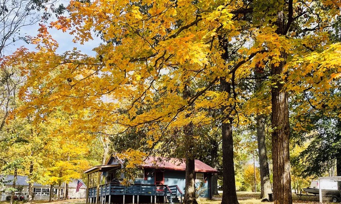 Cadiz Cabin | The comfy cozy cabin awaits you!