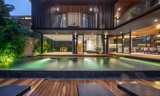 Dyanapura Villa | The Continental 8 bedroom luxury Seminyak