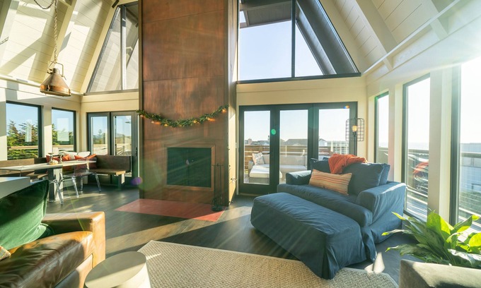 Watsonville House | The Copper Nest beach retreat with stunning views