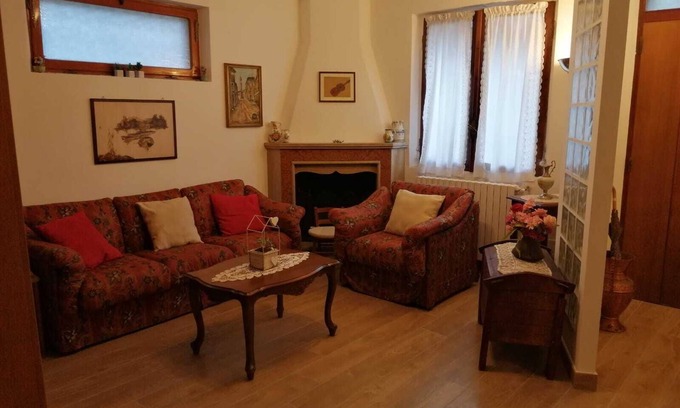 Introdacqua Apartment | The cottage in Capolaia