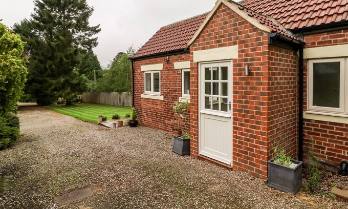Ripley Cottage | THE COTTAGE, WORMALD GREEN, romantic, with a garden in Burton Leonard