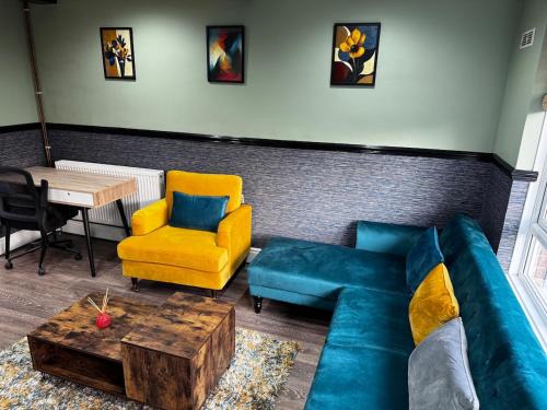 Little Hay Apartment | The Cozy Corner near NEC Birmingham Airport Entire Apartment Work Desk