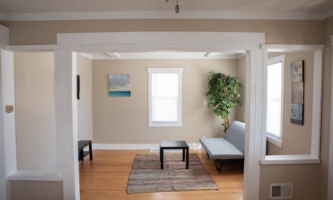 West Allis House | The Cozzy 3 Br House