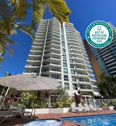 Main Beach Apartment | The Crest Apartments