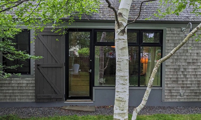 Lunenburg House | The Cross Passage House located in the heart of Lunenburg Nova Scotia