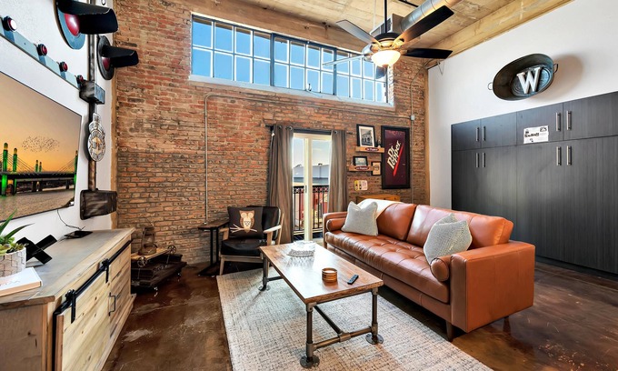 Brazos Condo | The Crossing at 202- Downtown Waco/Steps to Silos