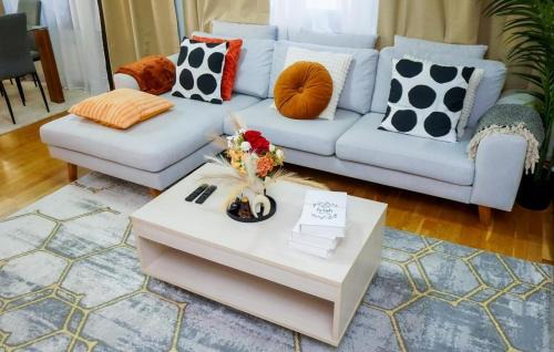 Koillinen District Apartment | The Crown Suite Helsinki