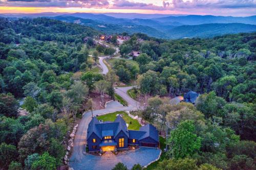 Banner Elk House | The Dark Knight at Eagles Nest