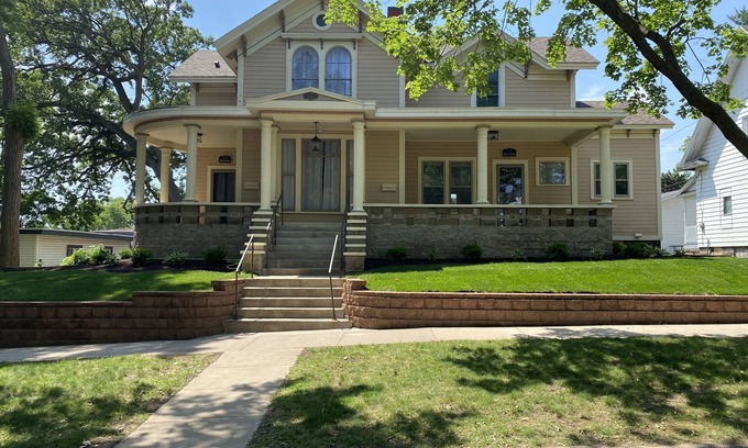 Eau Claire Apartment | The Davis Historic Home