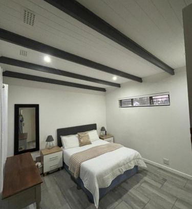 Flamingo Vlei Apartment | The De Beers Air B&B