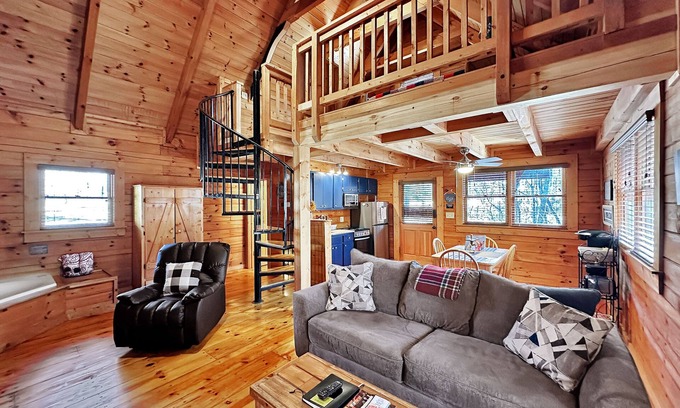 Pine Mountain Valley Cabin | The Deer Cabin- Left End