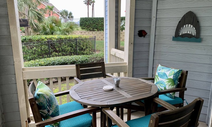 Galveston Condo | The Dolphin Poolside at The Dawn.