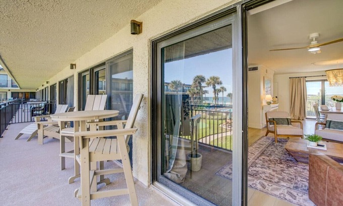 Crescent Beach Apartment | The Dune - Ocean front!
