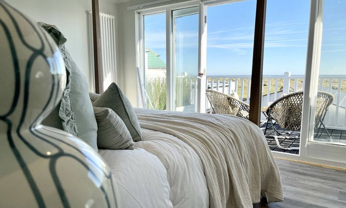 Southwold Cottage | THE DUNES, SOUTHWOLD, pet friendly, with a garden in Southwold