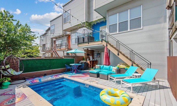 South Central Houston House | The EaDo Wonderland - Heated Pool!