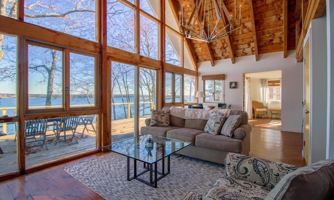 Waldoboro House | The Eagle's Nest