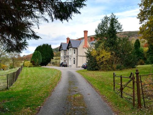 Hendrerwydd House | The East Wing At Grove Hall