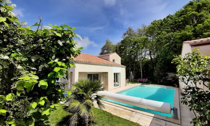 La Rochelle Agglomeration Villa | The edge of the wood. Bright villa close to La Rochelle and Ile de Ré.